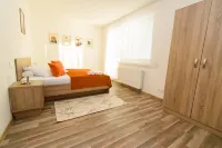 Solid Gold Garni Hotel Hotel dekat Aegon Arena