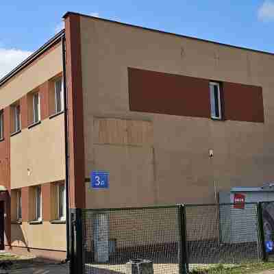 Rest Hostel Airport Modlin Hotel Exterior