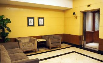 Suites de Marina Manila with Netflix