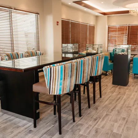 Surfrider Resort Hotel