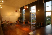 Nexø Modern Hostel. Private Rooms - breakfast