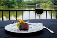 Lake Serenity Boutique Hotel Hotels in Ratnapura