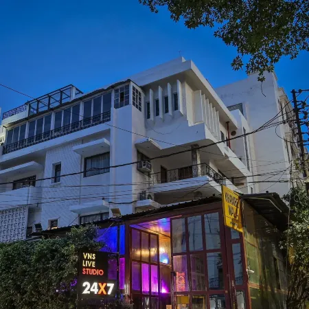 Hotel Varuna