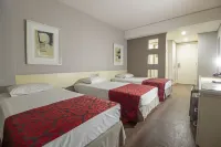 Hotel Victoria Villa Curitiba by Nacional Inn Hôtels à : 