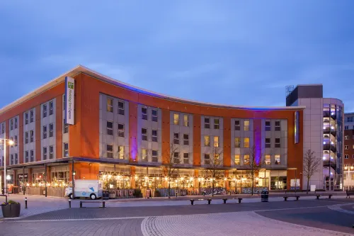 Holiday Inn Express Portsmouth - Gunwharf Quays Hotels in Gosport