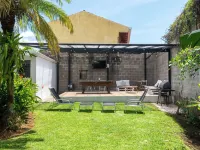 Capital Hostel de Ciudad Hotels near Jardines de Rohrmoser Park