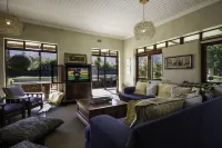 A Hilltop Country Retreat Hotels in Swellendam