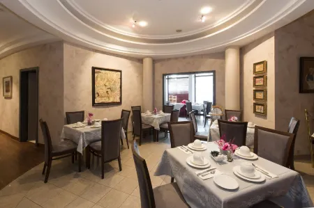 Le Jean-Sébastien Bach Отели рядом с достопримечательностью «Fontaine de Janus»