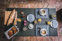 La Villa du Rhône Hotels in Beynost