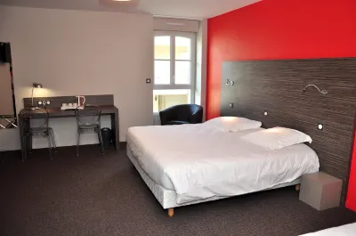 Logis Hôtel A la Bonne Auberge Отели в г. Шанже