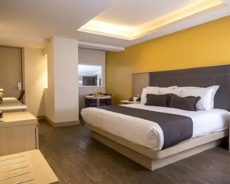 プラザ ポブラナ プエブラのホテル