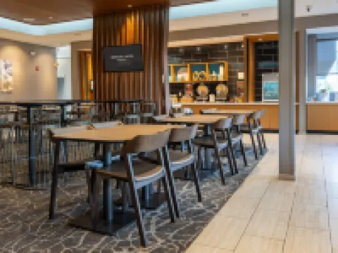 SpringHill Suites Woodbridge 伍德布里奇酒店