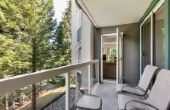 The Woodrun Lodge by Whiski Jack