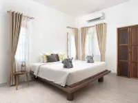 Silan Residence, Koh Phangan - An Authentic Village Experience Hotel dekat Pantai Ban Chalok