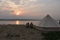 Living Irrawaddy Dolphin Project - 2 stelle