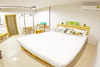 Sleep Cube Hotel in zona Wat Pa Adunyaram