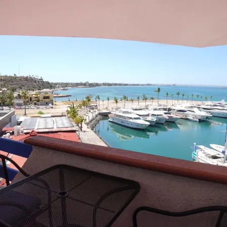 The Westmarine Waterfront Hotel