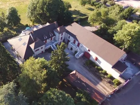 La Conciergerie du Manoir Отели в г. Сен-Леже-Сюр-Дён