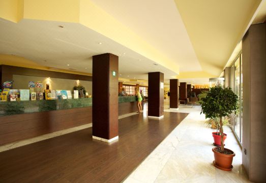 Hotel Seramar Luna-Luna ParkOver view