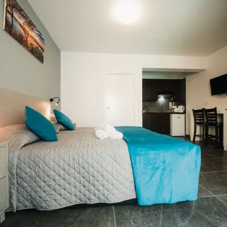 A Maos Hotel Apartments Отели рядом с достопримечательностью «Ayia Napa Harbour»
