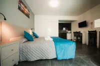 A Maos Hotel Apartments - ที่มีบาร์