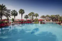 Khalidiya Palace Rayhaan by Rotana - วิวทะเล