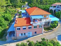 Apartments Villa Marijana Hotels in Blato