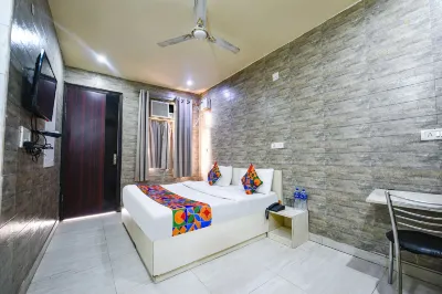 FabHotel Model Town Hotels near Shalimar Bagh Park