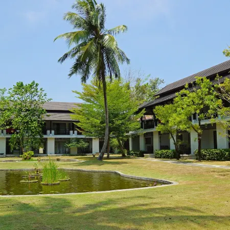 Palm Galleria Resort Khao Lak Отели рядом с достопримечательностью «Коралловый мыс»