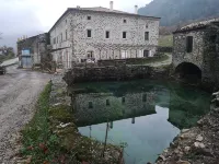 Moulin A Hotels in Vesseaux