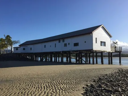 Lazy Lizard Motor Inn