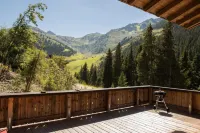 Montana Apartments - Mountain view