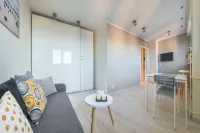 Partyzantów, Sun & Snow Hotell i Wzgórze Świętego Maksymiliana