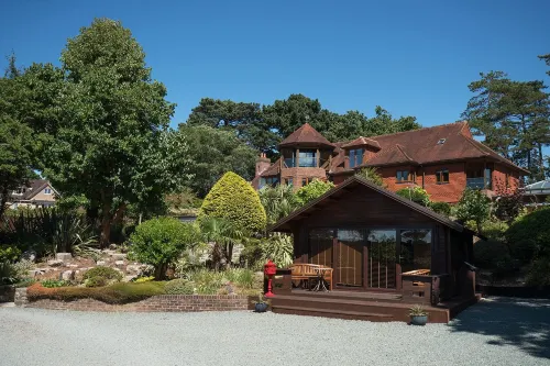 Hamble Retreat Studios and Lodge