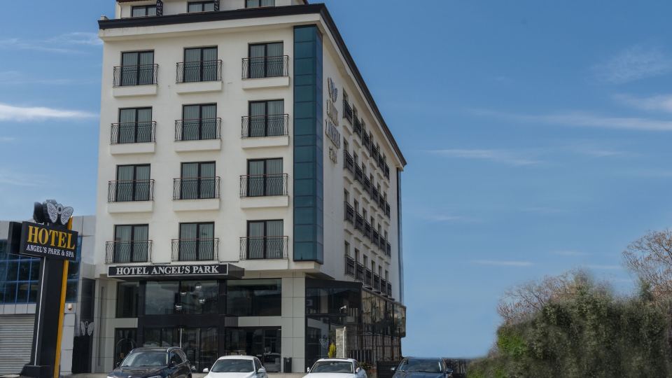 Angel's Park Hotel