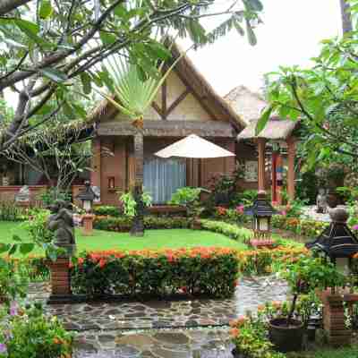 The Villas by Puri Mas Boutique Resort Hotel Exterior
