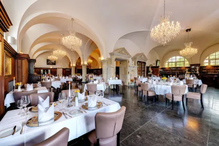 Schloss Purschenstein Отели в г. Нойхаузен