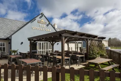 Sessile Oak, Llanelli by Marston's Inns Các khách sạn gần Parc Howard