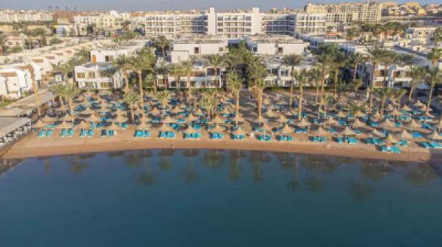 馬林海濱度假村 鄰近Planet Spa Hurghada Marriott Beach Resort的酒店