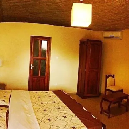 Hotel & Campement du Lac Rose