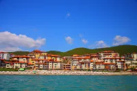 Garden of Eden Complex Hotels in Єленіте