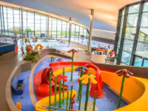 Ecrin Blanc Resort Courchevel - Aquapark Hotels in Courchevel