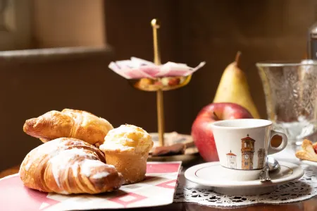 L'Antica Bifore Отели рядом с достопримечательностью «Torre delle Ore»