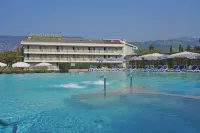 Hotel la Perla - Bike Hotel - Pools