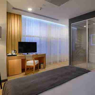 Tav Airport Hotel Izmir Rooms