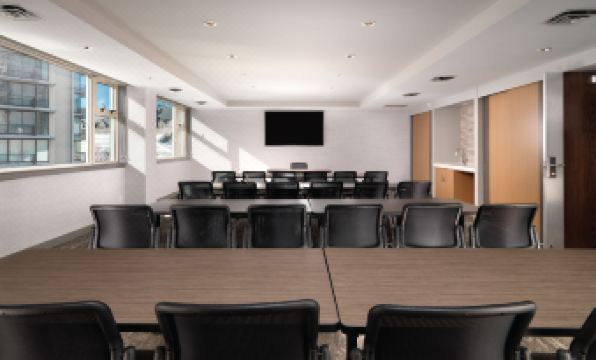 Chateau Victoria Hotel & Suites