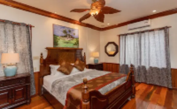 Captain Morgan's Retreat Hotels in Ambergris Caye