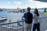 Park Point Marina Inn - Scenic