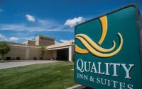 Quality Inn & Suites Palm Island Indoor Waterpark Hotels in Batavia