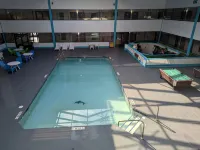 Woodfield Inn and Suites - piscine